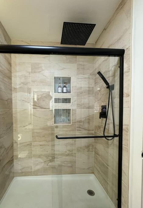 Private-Suite, Kitchen, Laundry, Rainfall Shower, 4Ktv El Centro Ngoại thất bức ảnh