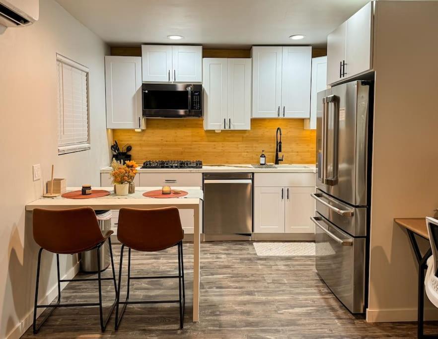 Private-Suite, Kitchen, Laundry, Rainfall Shower, 4Ktv El Centro Ngoại thất bức ảnh